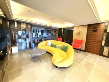 愛丁堡‧新穎美妝２房平車