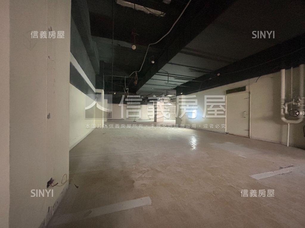★信義大坪數辦公★雲頂房屋室內格局與周邊環境