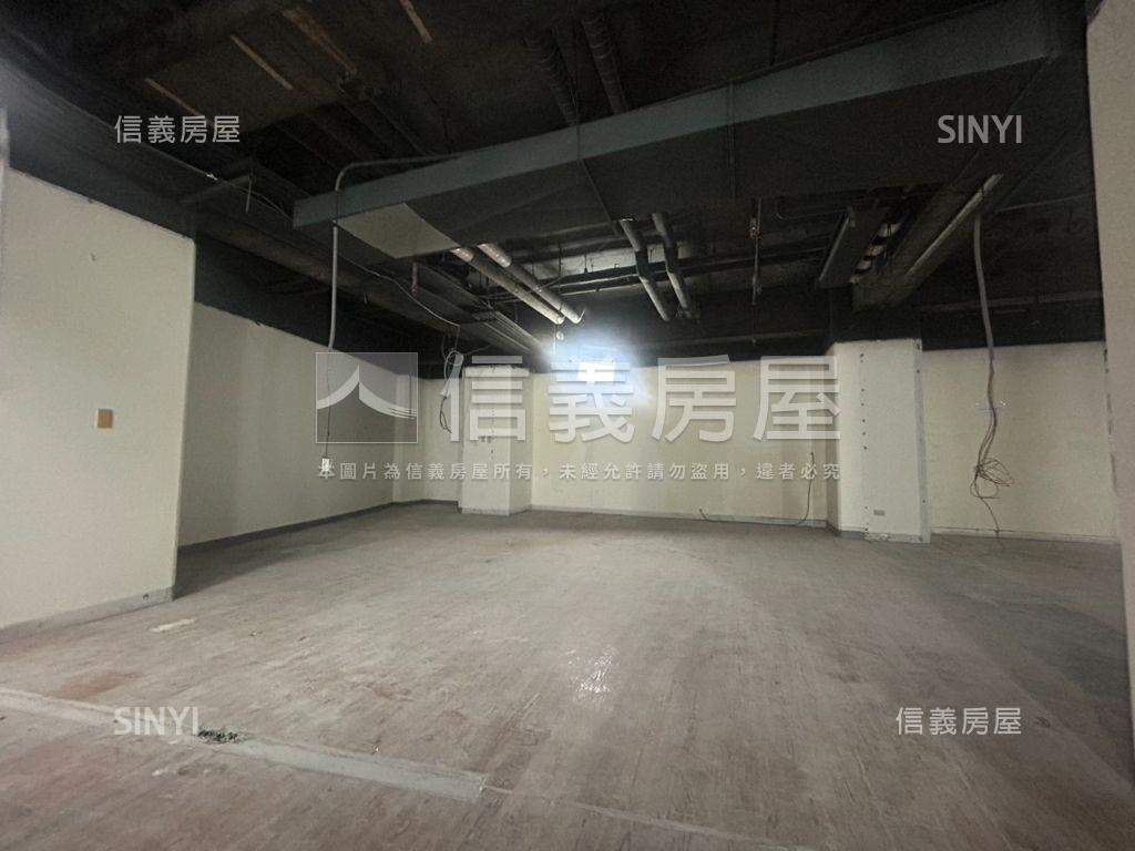 ★信義大坪數辦公★雲頂房屋室內格局與周邊環境