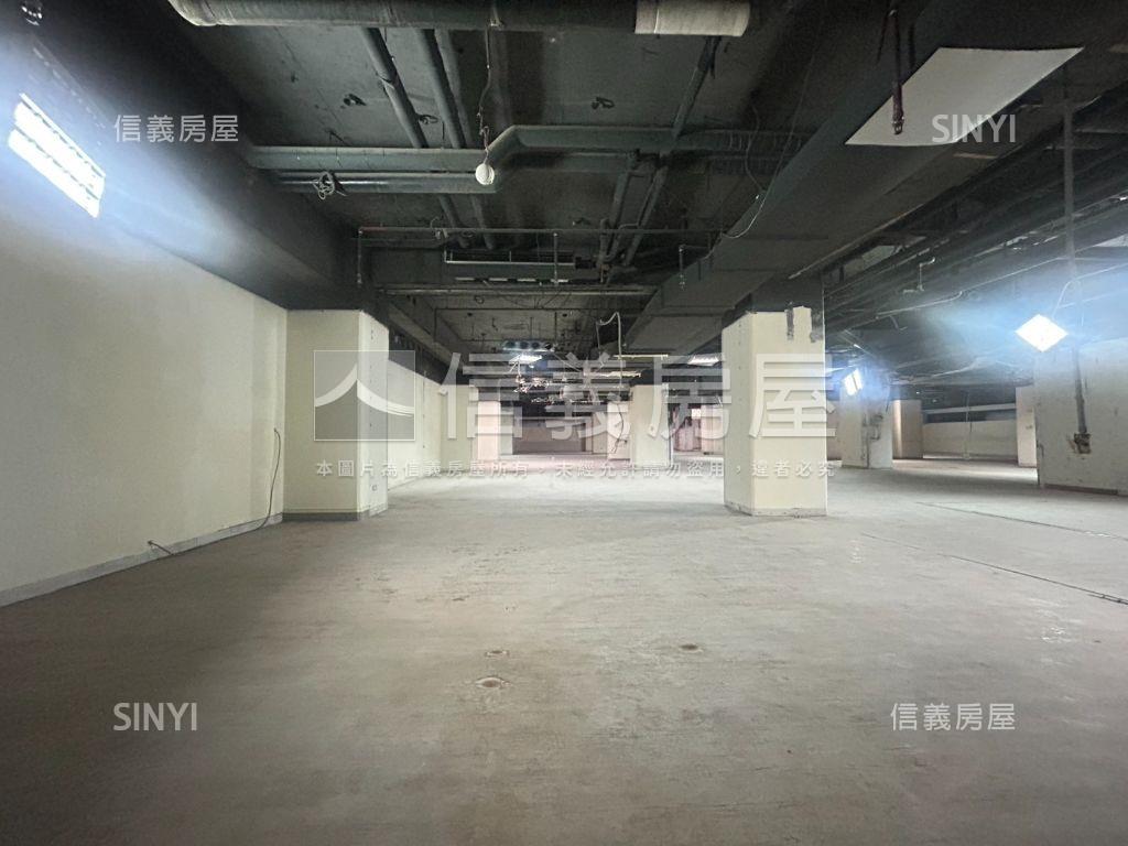 ★信義大坪數辦公★雲頂房屋室內格局與周邊環境