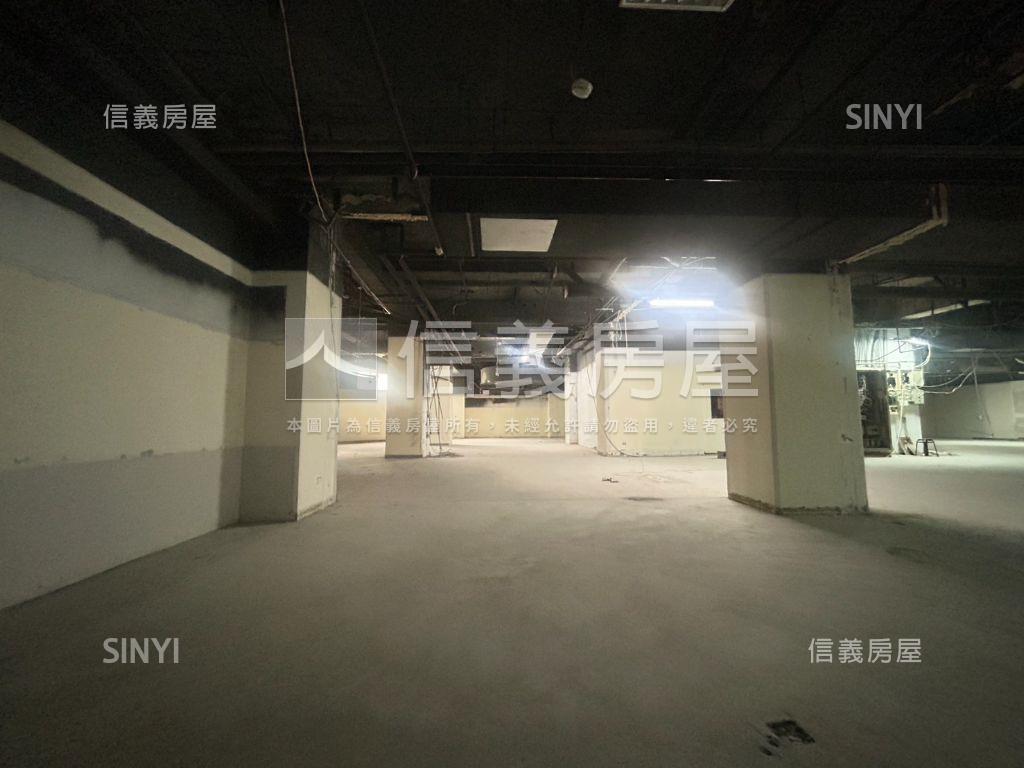★信義大坪數辦公★雲頂房屋室內格局與周邊環境