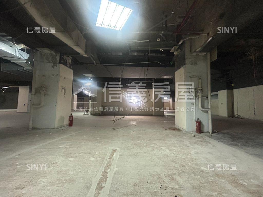 ★信義大坪數辦公★雲頂房屋室內格局與周邊環境