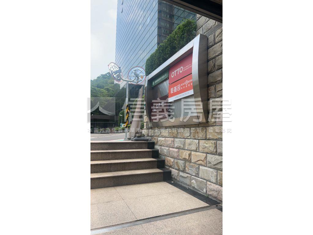 ★信義大坪數辦公★雲頂房屋室內格局與周邊環境