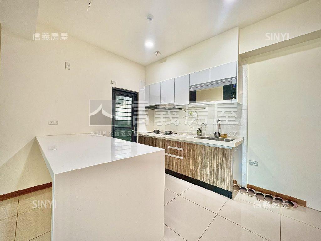 ＬＭ｜領秀質感三房平車房屋室內格局與周邊環境