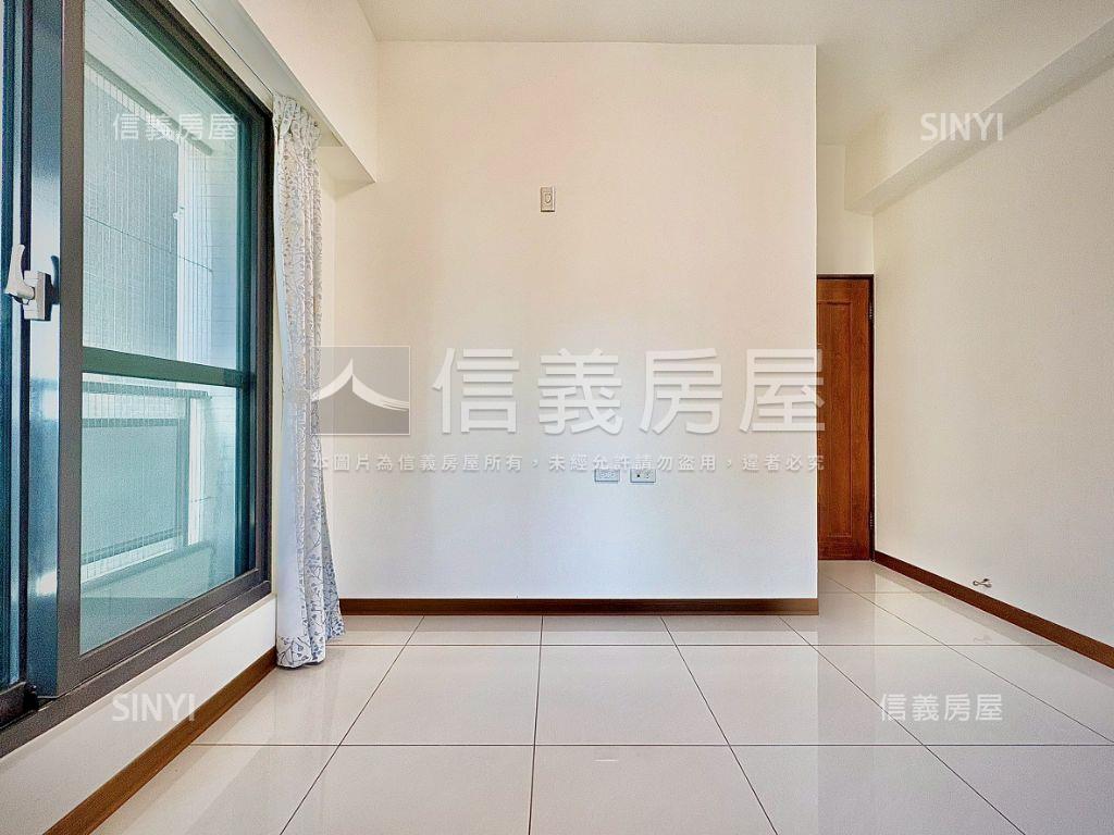 ＬＭ｜領秀質感三房平車房屋室內格局與周邊環境