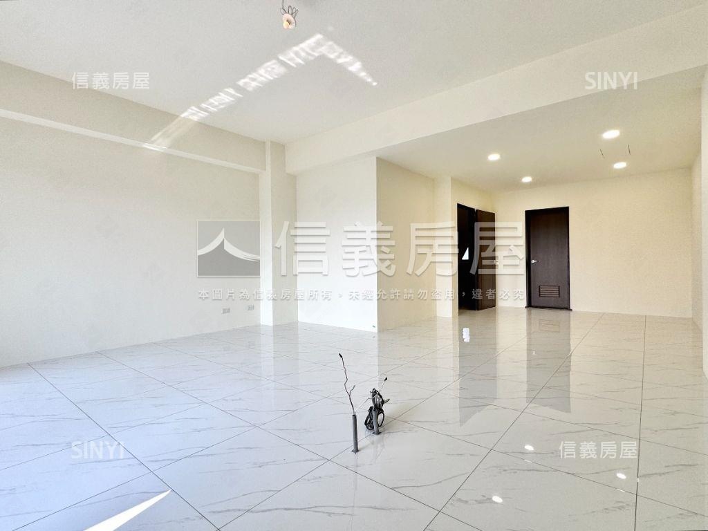 【誠售】全新仁武電梯美墅房屋室內格局與周邊環境