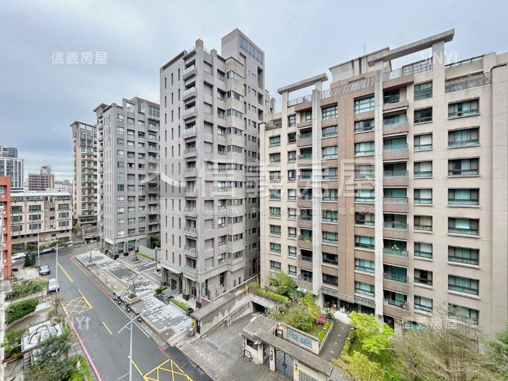 坤山時代敦品美三房房屋室內格局與周邊環境