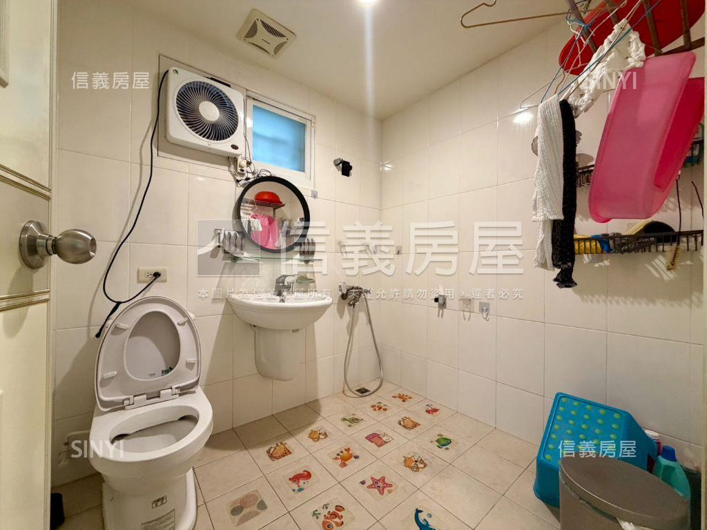 美寓二樓。邊間三面採光房屋室內格局與周邊環境