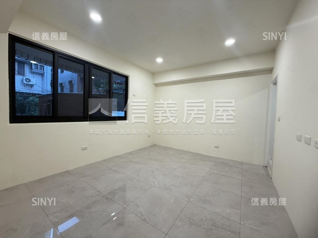 近文心公園一樓美三房車位房屋室內格局與周邊環境