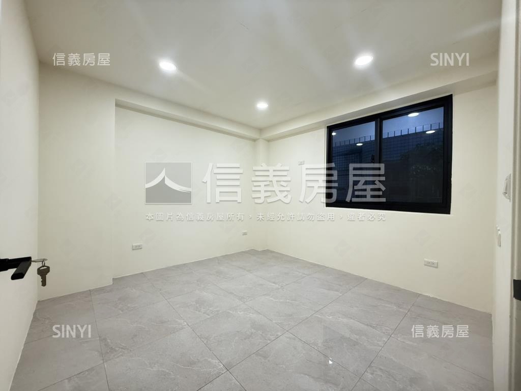 近文心公園一樓美三房車位房屋室內格局與周邊環境