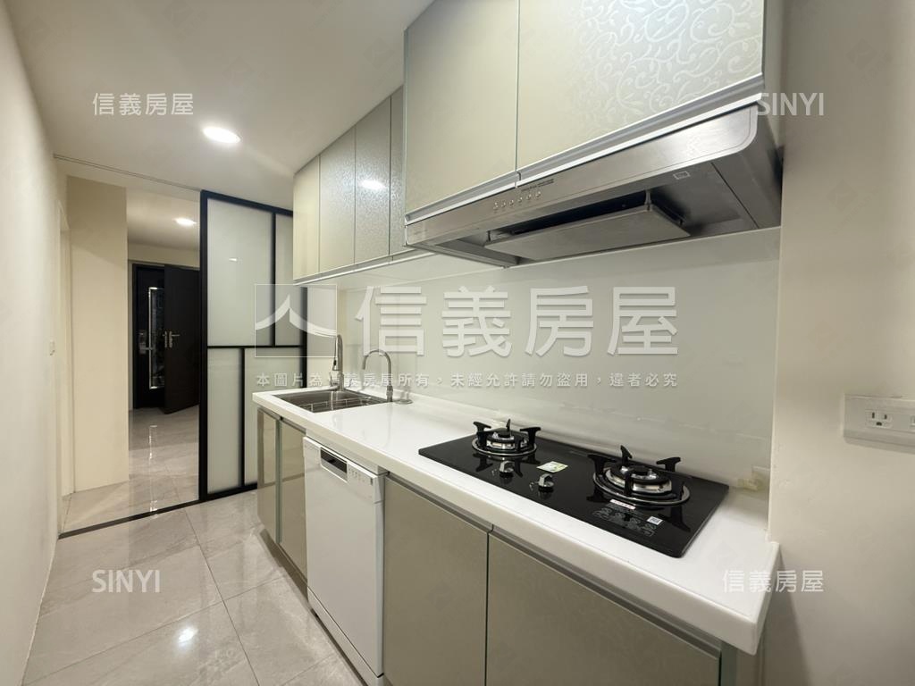 近文心公園一樓美三房車位房屋室內格局與周邊環境