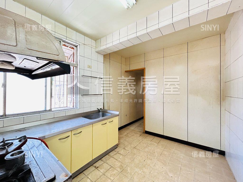 一層一戶八里二樓公寓房屋室內格局與周邊環境