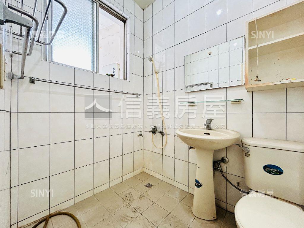 一層一戶八里二樓公寓房屋室內格局與周邊環境