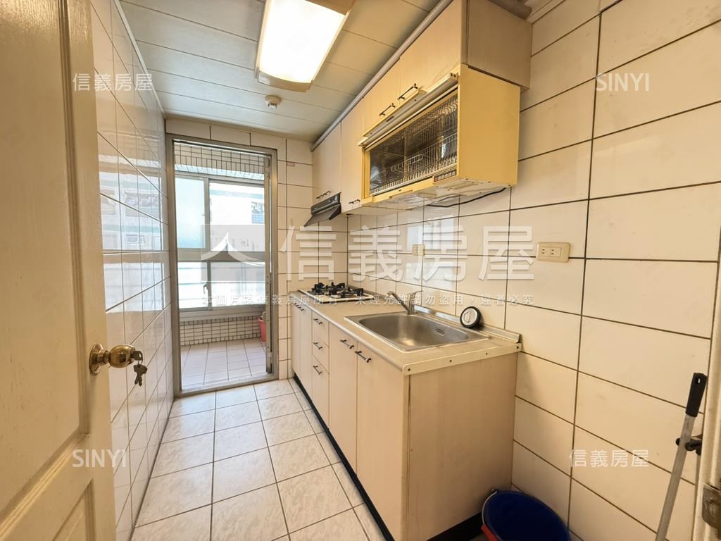 中和捷運站青年市美屋房屋室內格局與周邊環境