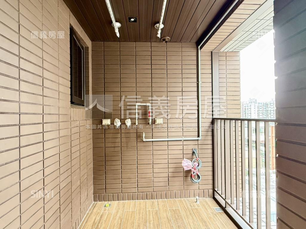 敦北南京後棟高樓兩房房屋室內格局與周邊環境