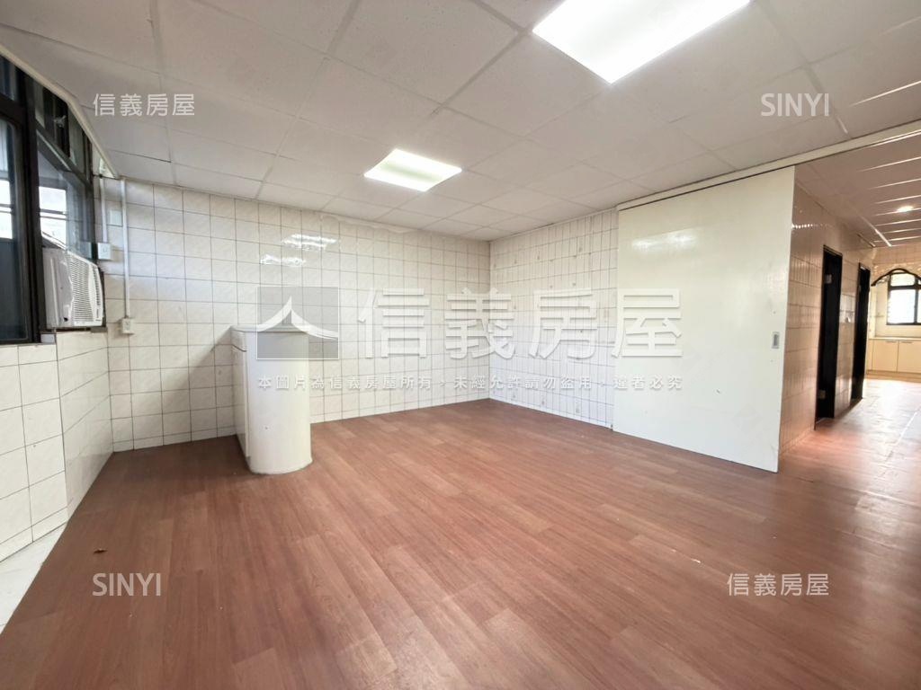 ★板新捷運邊間三房房屋室內格局與周邊環境