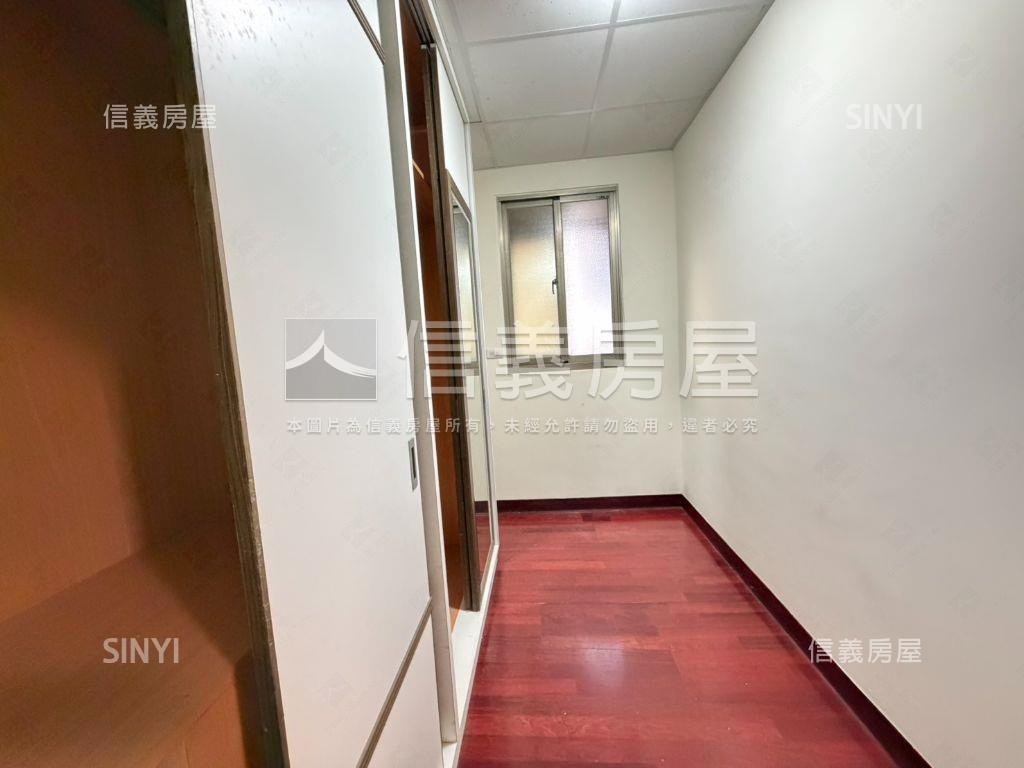 ★板新捷運邊間三房房屋室內格局與周邊環境