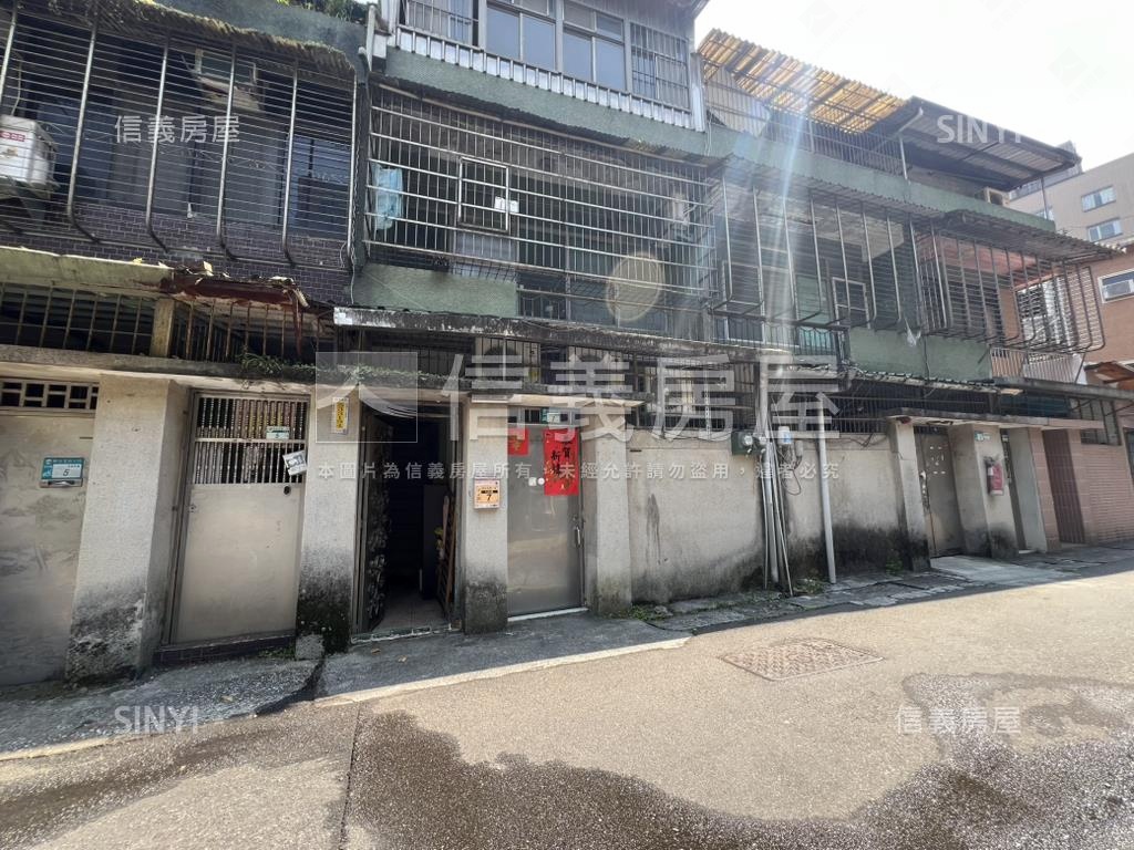 新台五路近汐止車站１Ｆ房屋室內格局與周邊環境