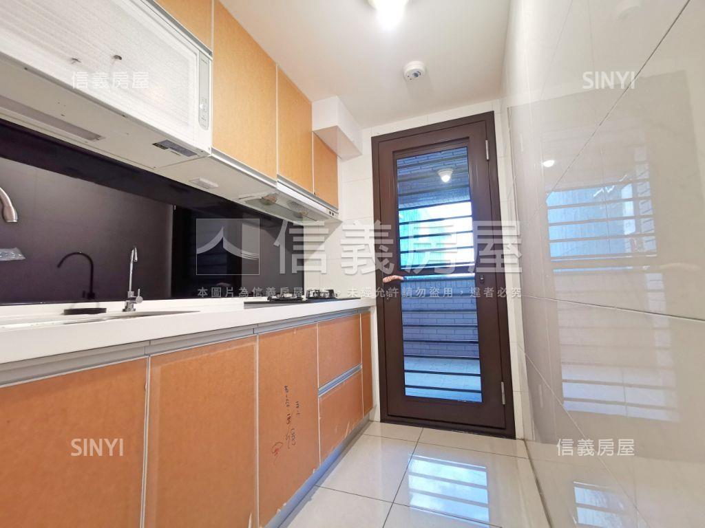 富御捷境悠境兩房車位房屋室內格局與周邊環境