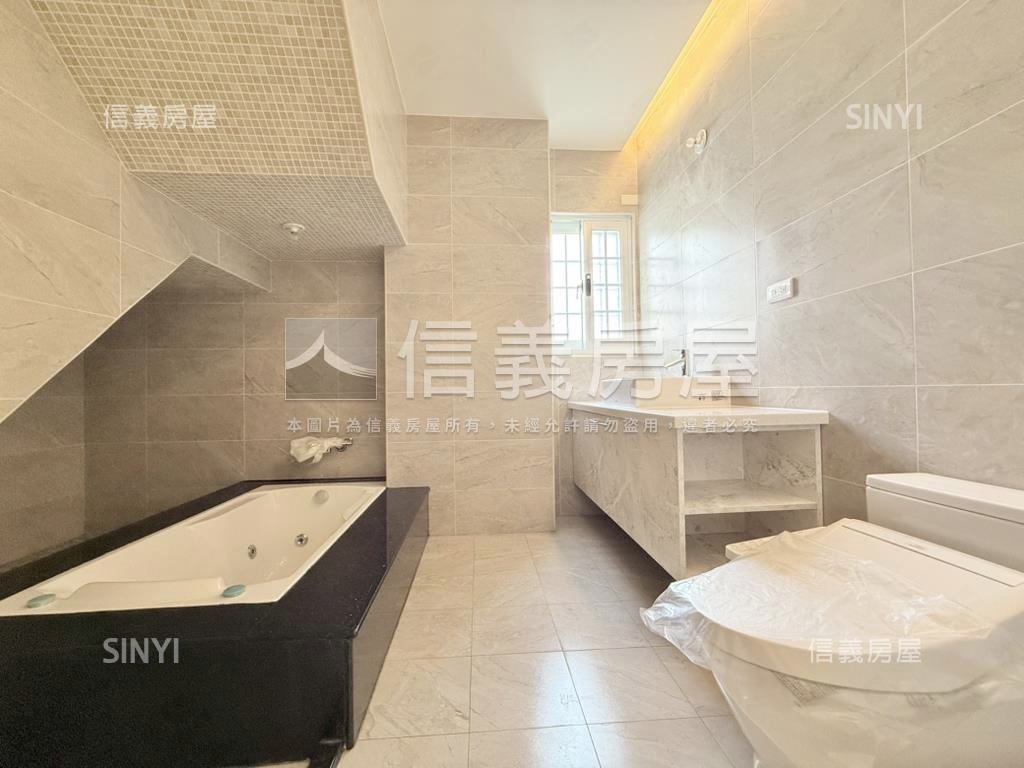 稀有正路吃市亮美透店房屋室內格局與周邊環境