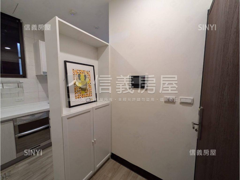 青埔尊騰美術雙套房車位房屋室內格局與周邊環境