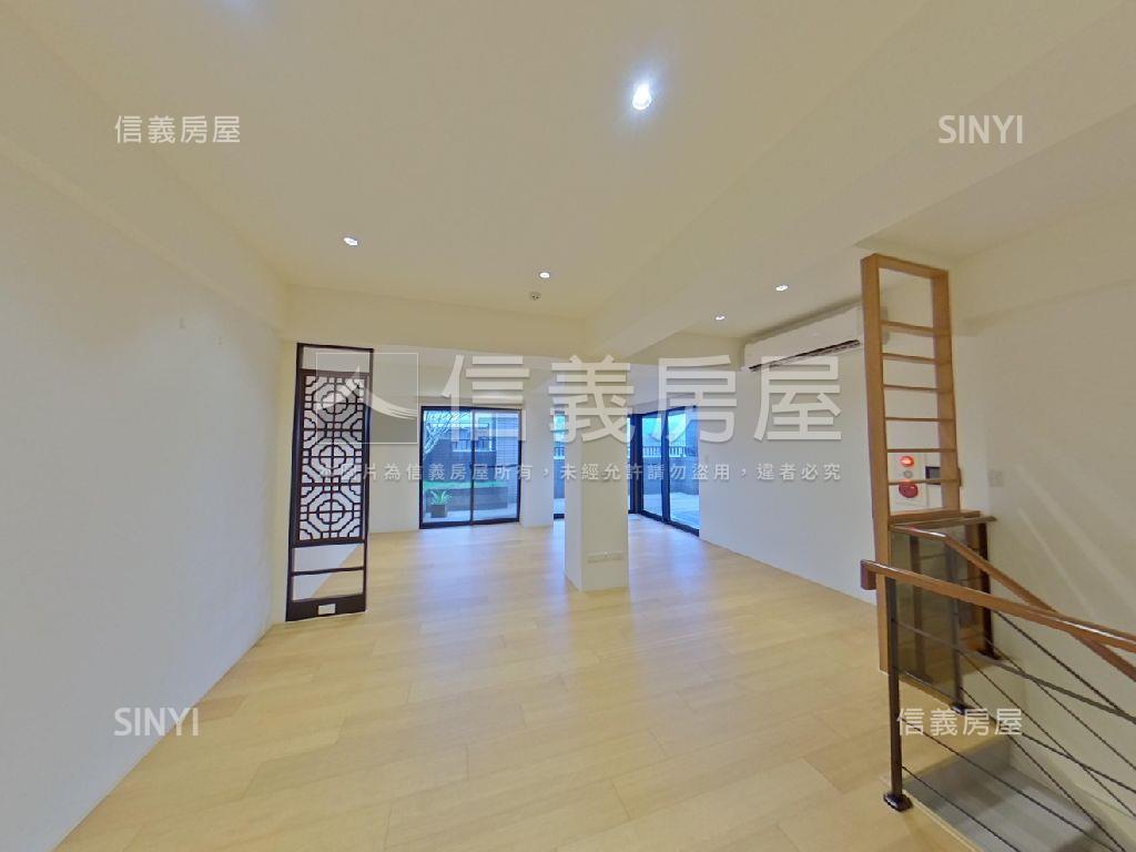 微山丘邊間山景露臺大戶房屋室內格局與周邊環境