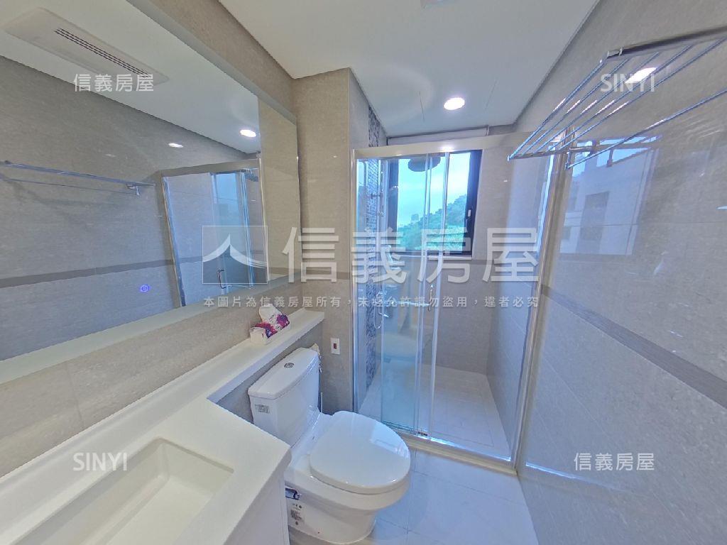 微山丘邊間山景露臺大戶房屋室內格局與周邊環境
