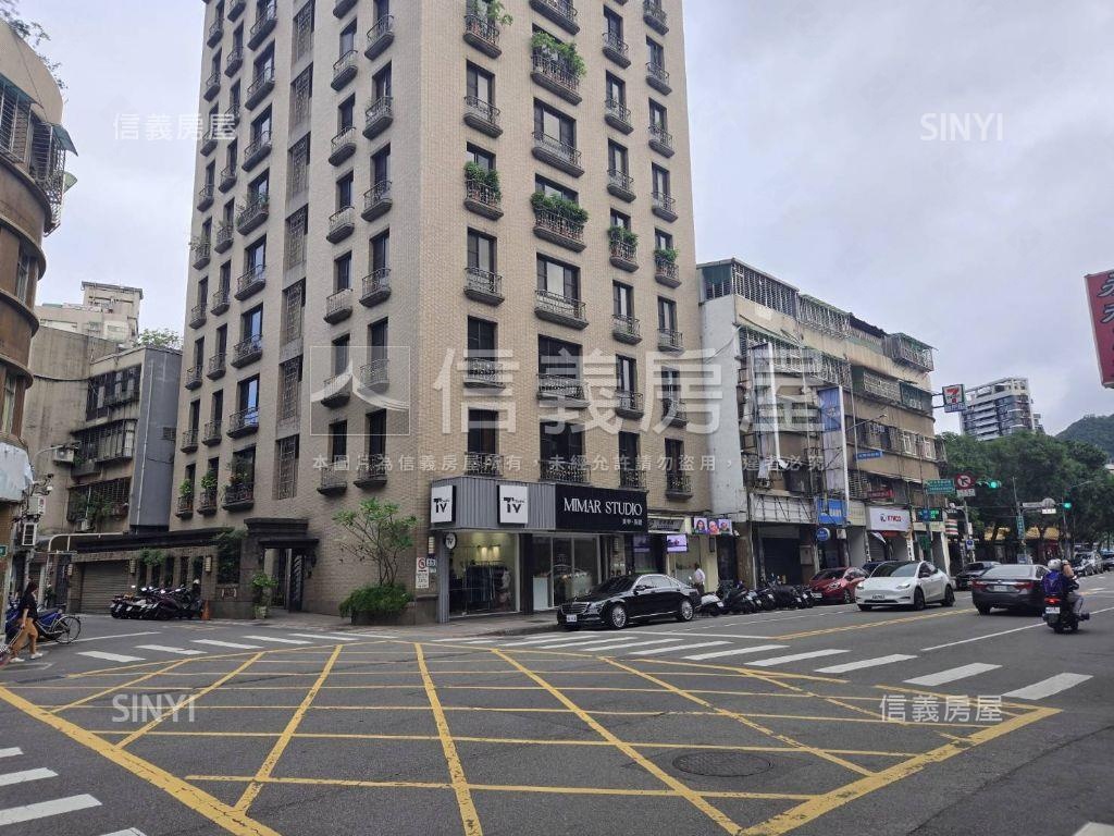 忠孝界１＋１房庭院雙車位房屋室內格局與周邊環境