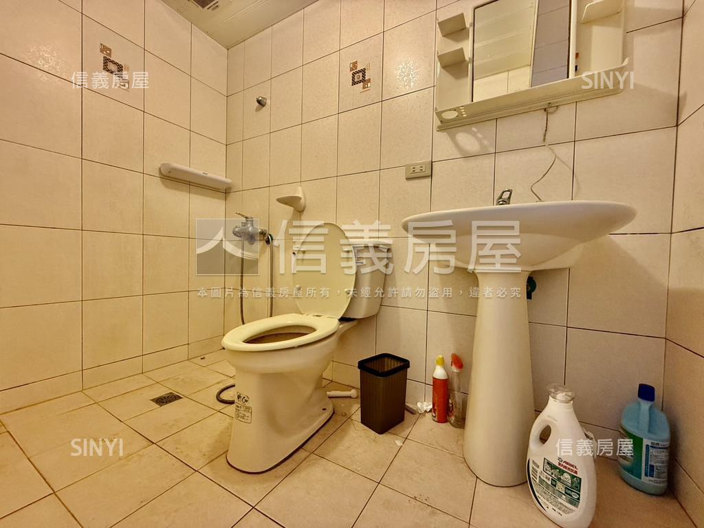 山水明居電梯四房車位房屋室內格局與周邊環境