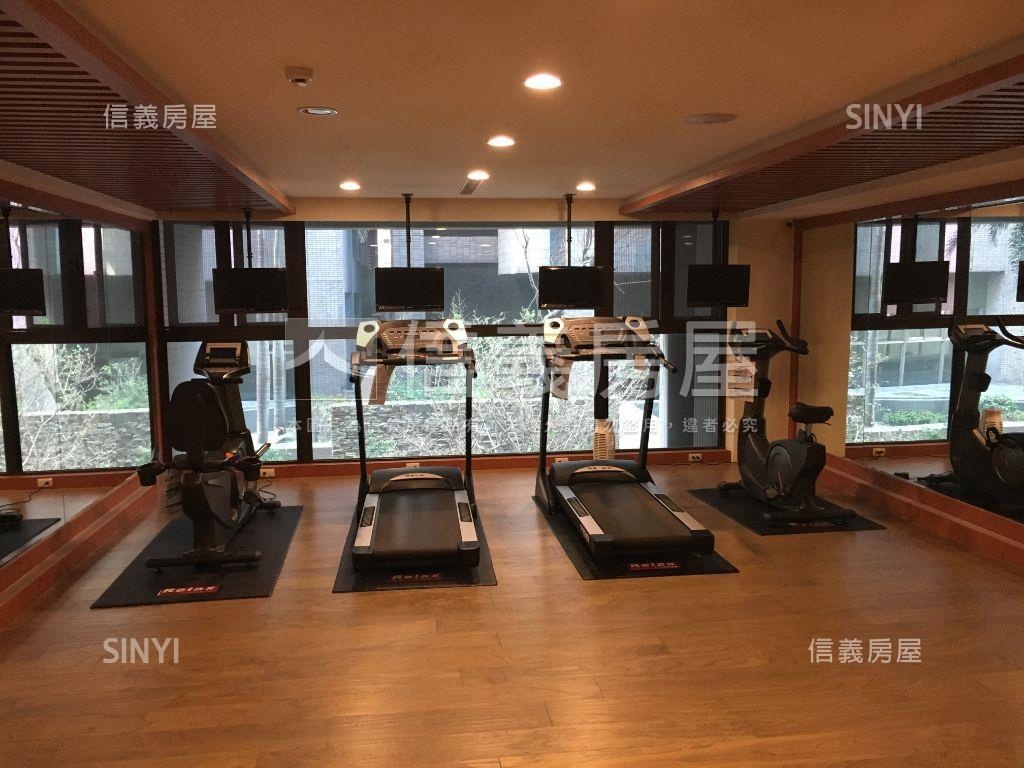 富堡晶樺精美三房平面車位房屋室內格局與周邊環境