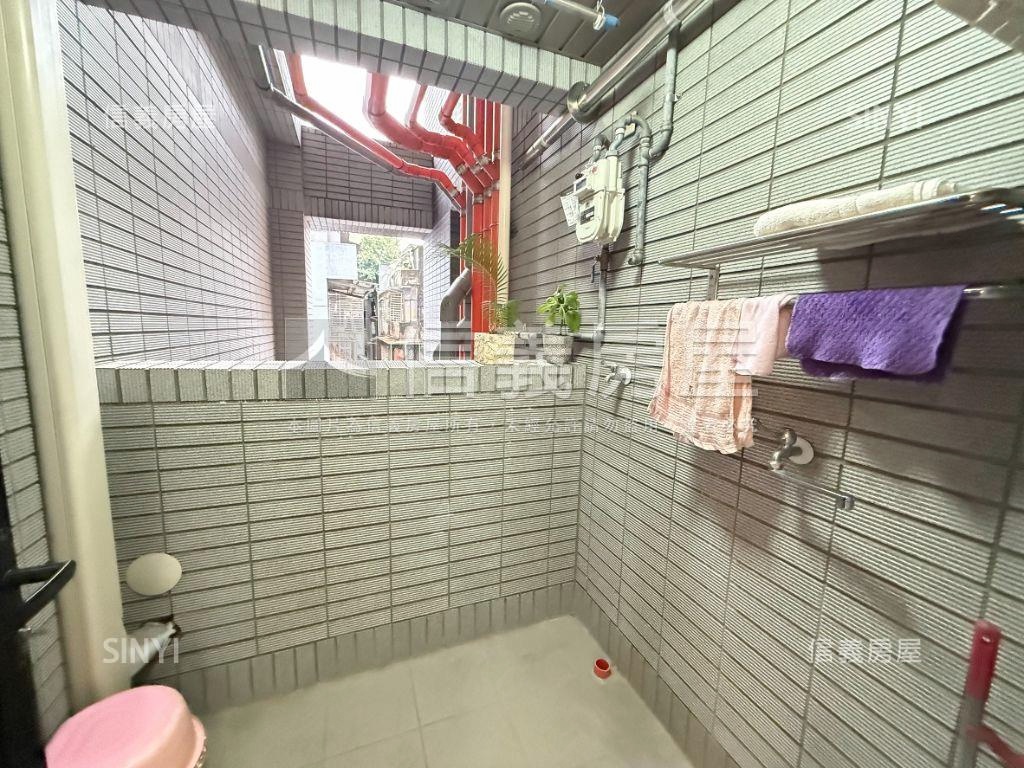 台大敦仁邊間三房車位房屋室內格局與周邊環境