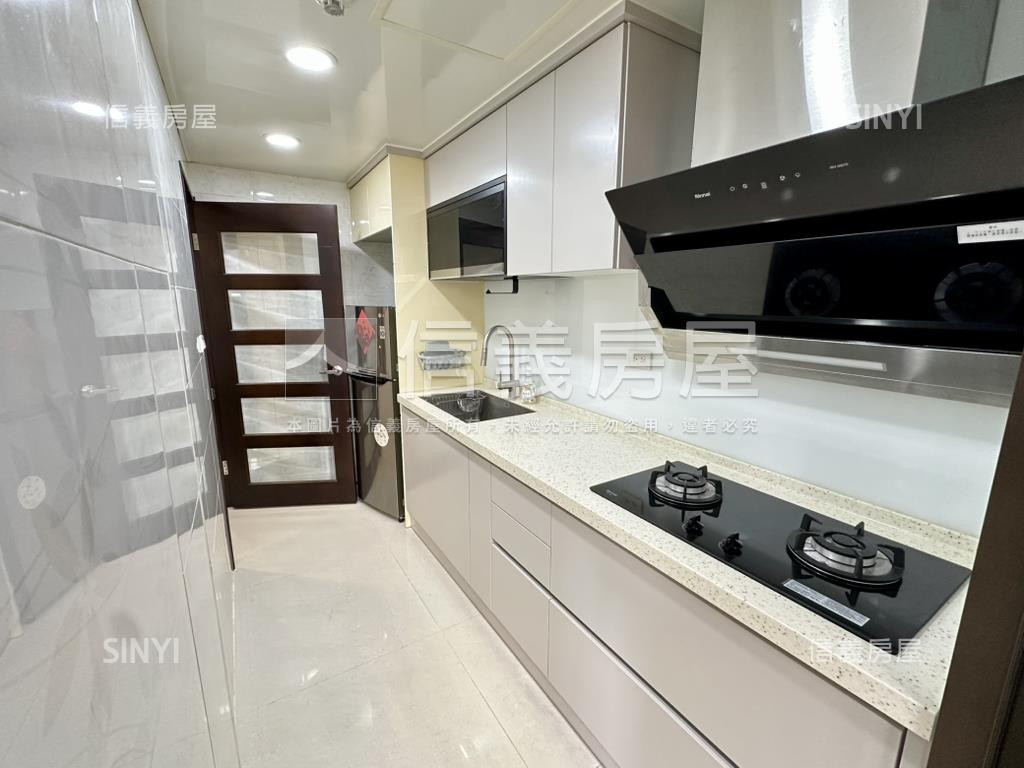 專任昇揚。臻藏高樓兩房房屋室內格局與周邊環境