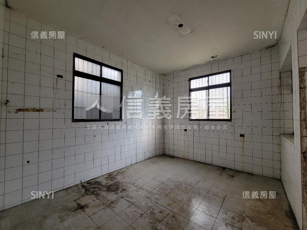 約十米面寬✦大地坪透天房屋室內格局與周邊環境