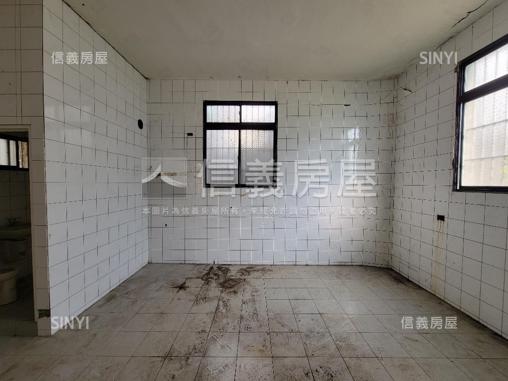 約十米面寬✦大地坪透天房屋室內格局與周邊環境