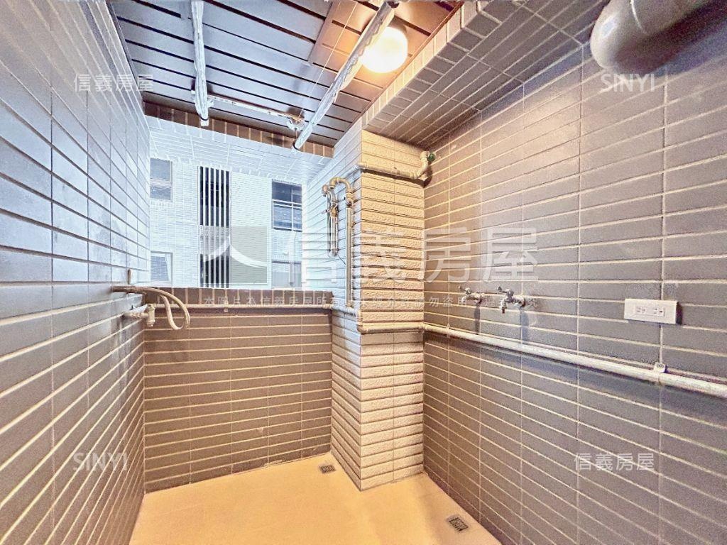 首購皇普莊園邊間兩房平車房屋室內格局與周邊環境