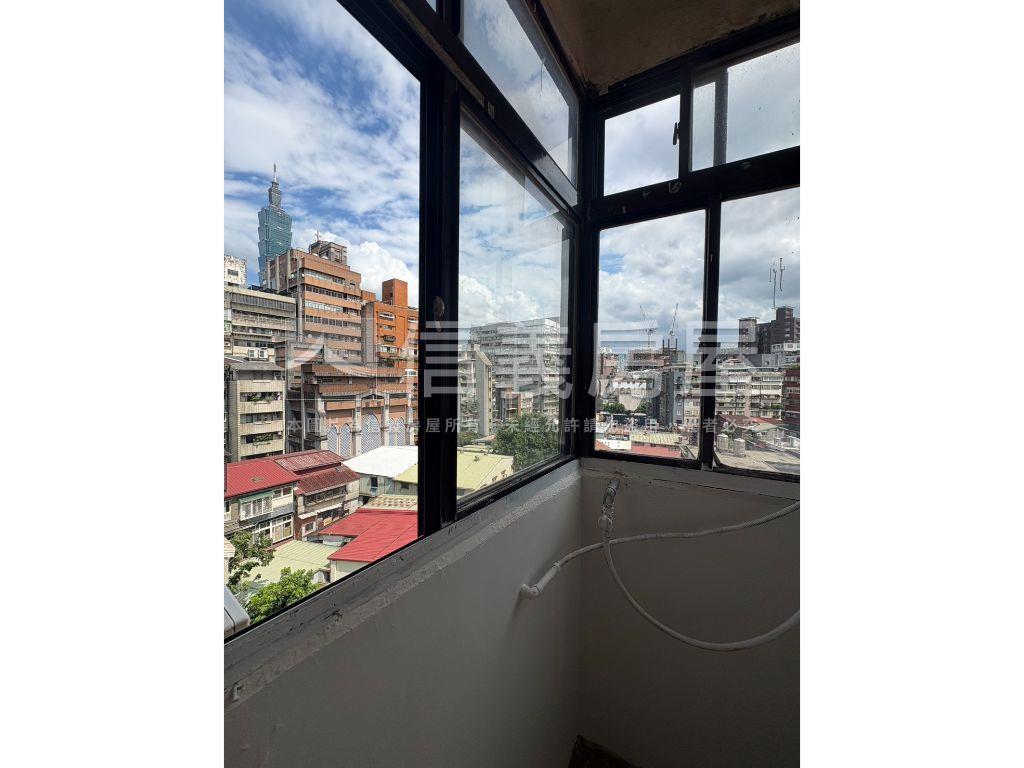 國館一層一戶電梯頂加房屋室內格局與周邊環境