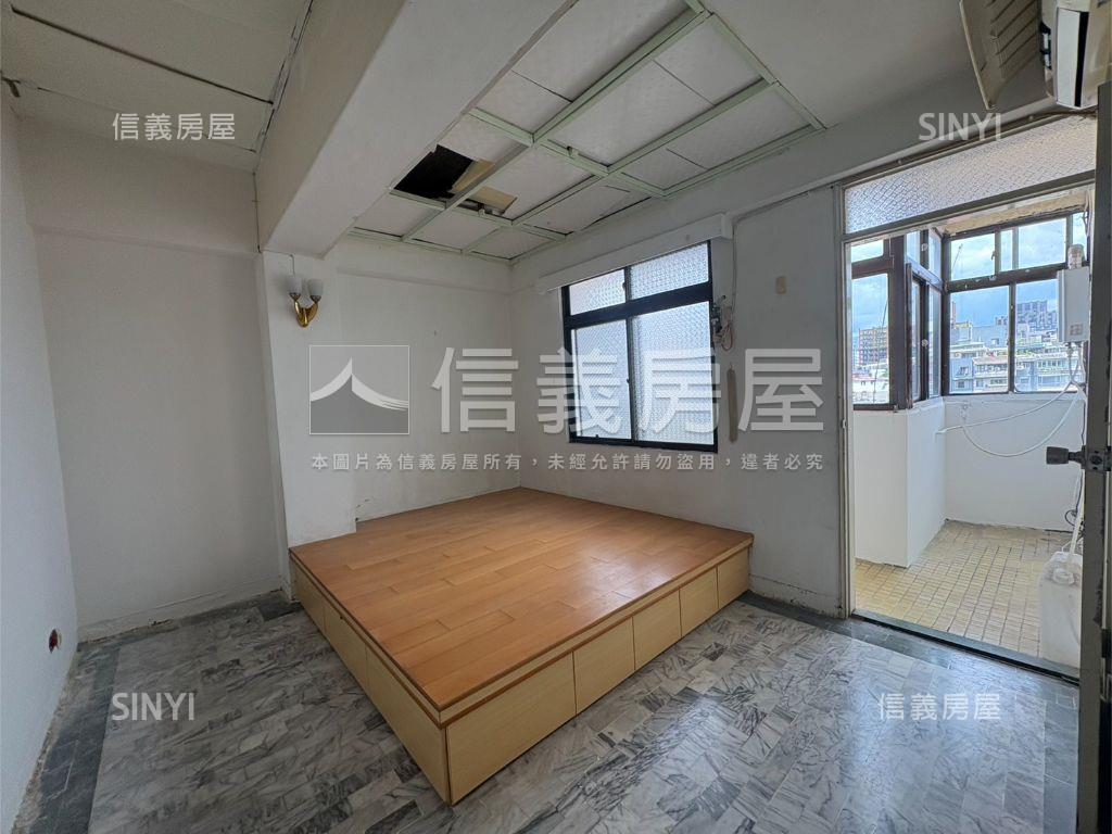 國館一層一戶電梯頂加房屋室內格局與周邊環境