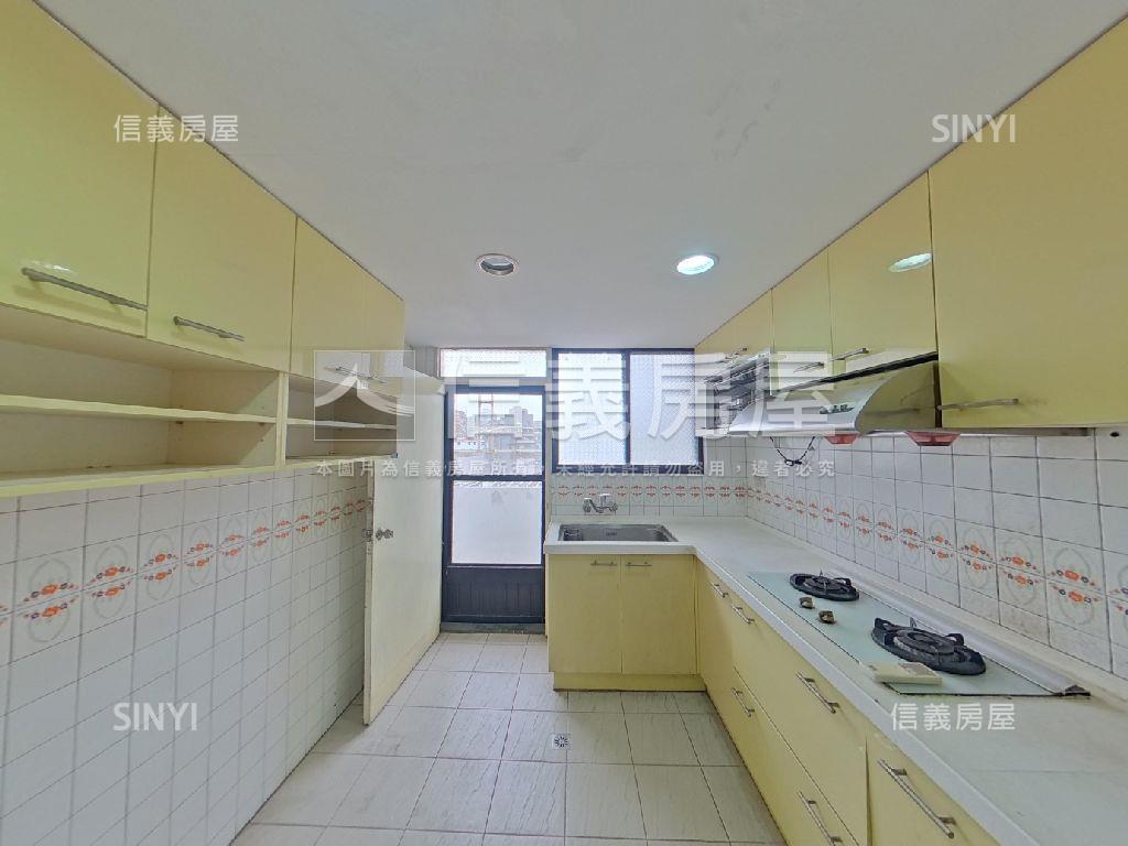 國館一層一戶電梯頂加房屋室內格局與周邊環境