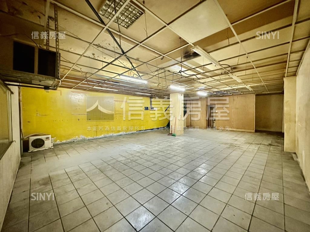 百年皇宮大面寬百坪店面房屋室內格局與周邊環境