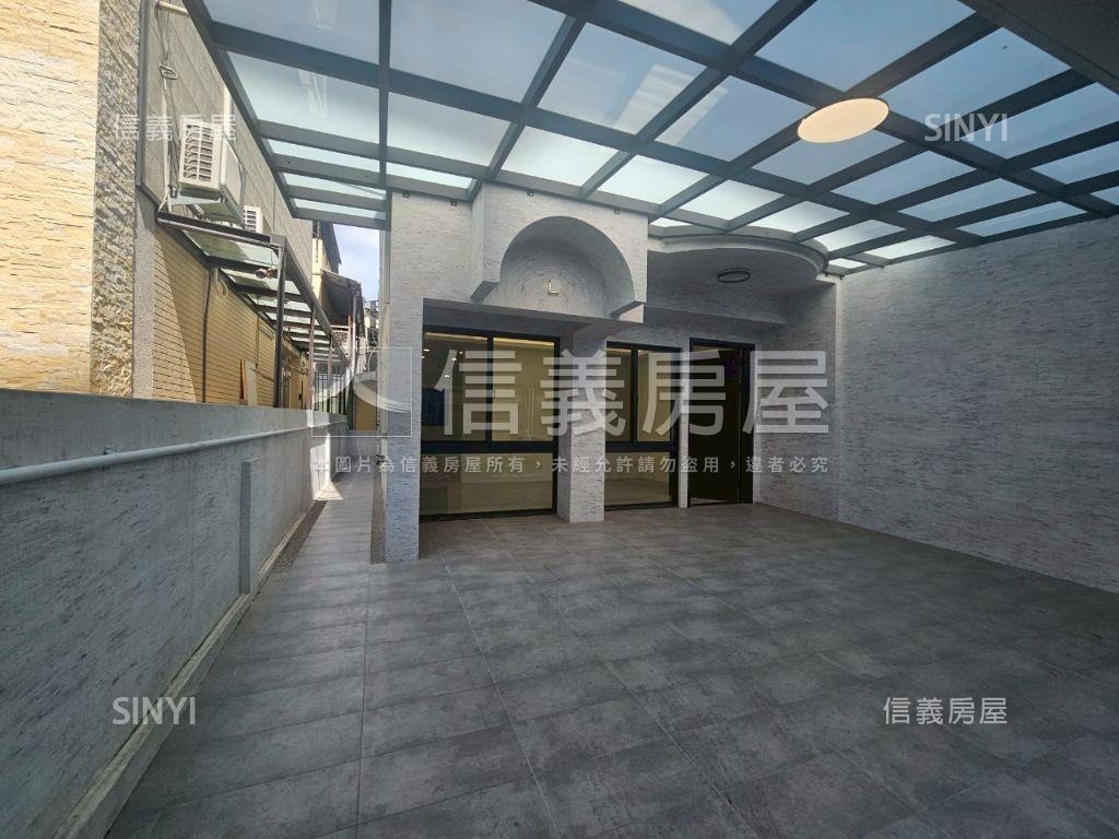 市區全新精裝大面寬透天房屋室內格局與周邊環境