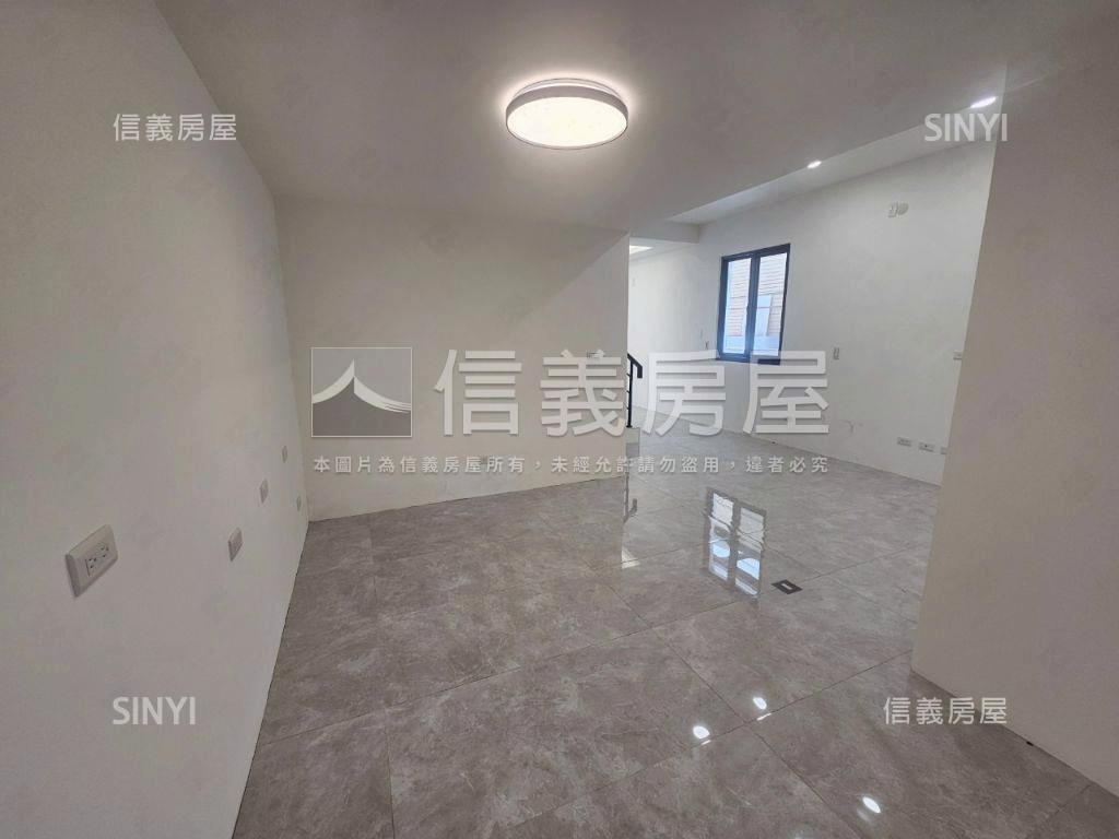 市區全新精裝大面寬透天房屋室內格局與周邊環境