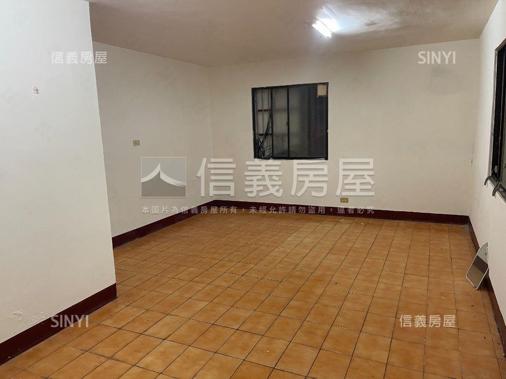 近捷運鳳山自由路一樓美寓房屋室內格局與周邊環境