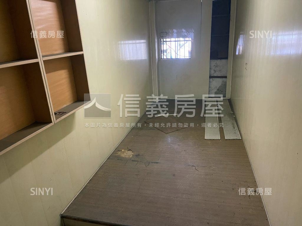 近捷運鳳山自由路一樓美寓房屋室內格局與周邊環境