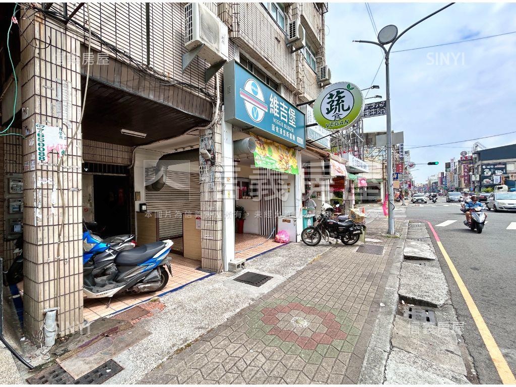 近捷運鳳山自由路一樓美寓房屋室內格局與周邊環境