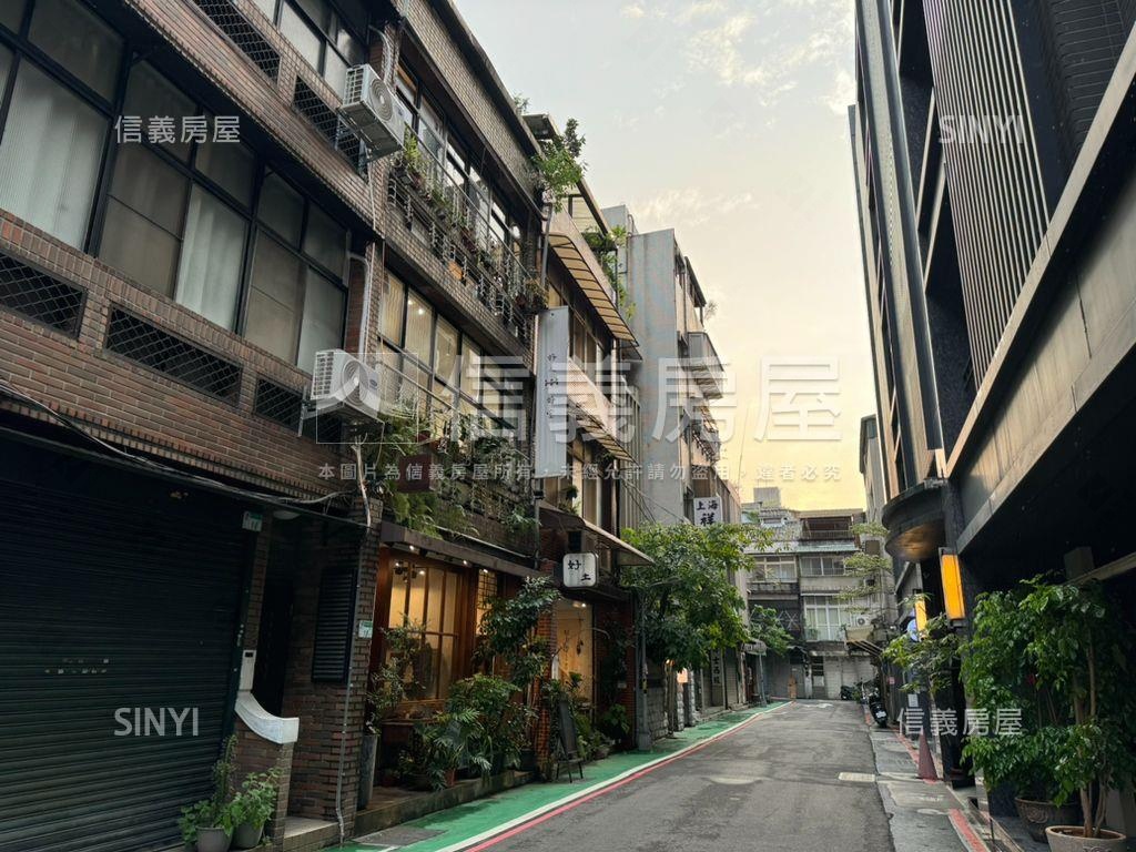 中山黑金土地。透天房屋室內格局與周邊環境