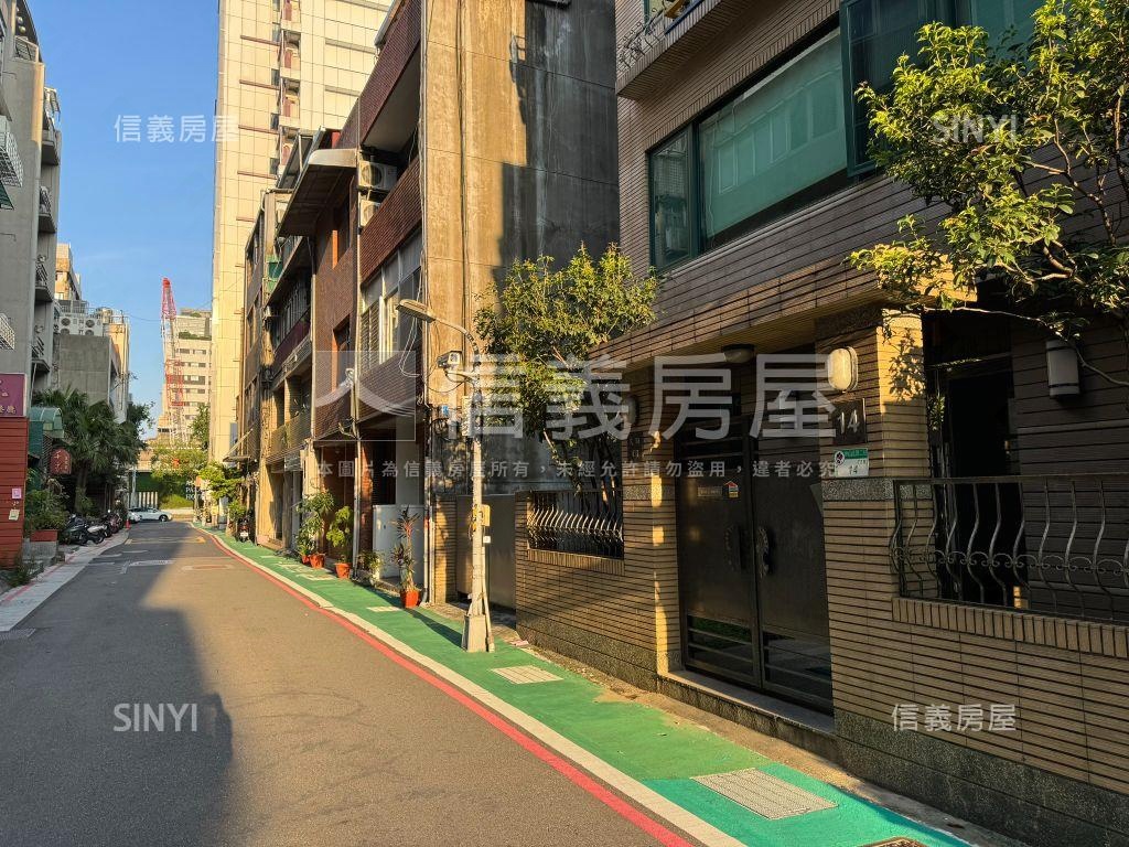 中山黑金土地。透天房屋室內格局與周邊環境