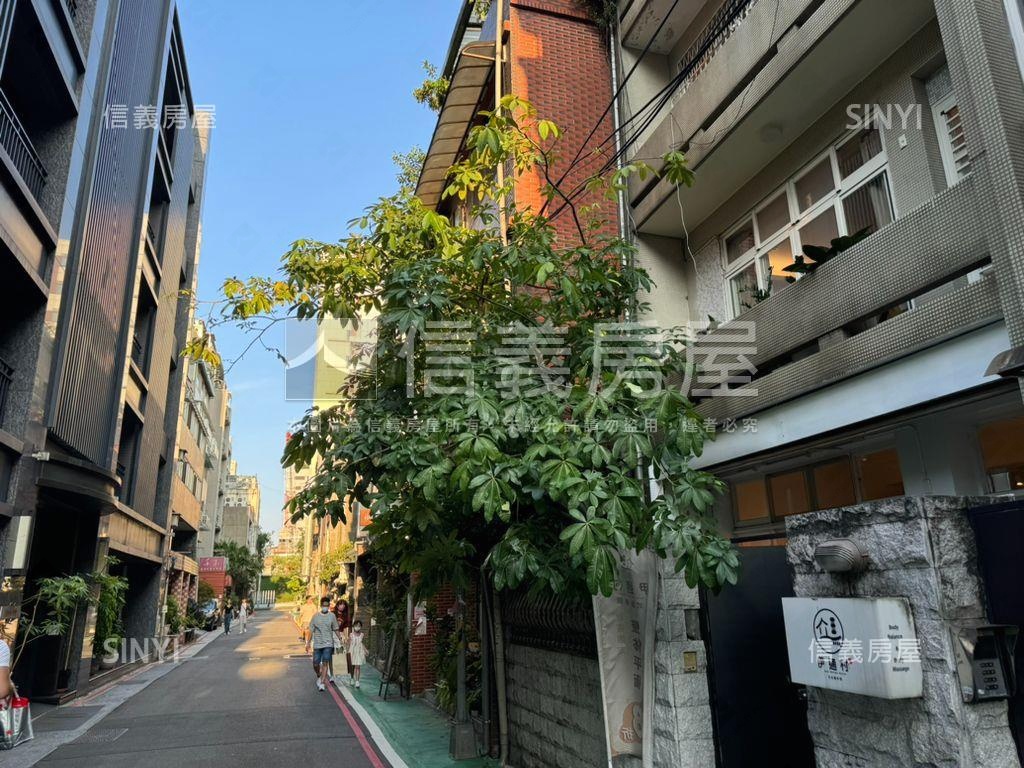 中山黑金土地。透天房屋室內格局與周邊環境