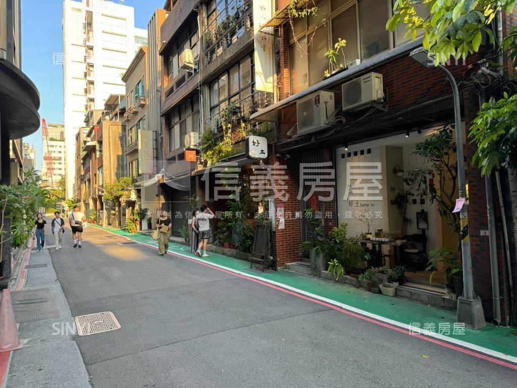 中山黑金土地。透天房屋室內格局與周邊環境