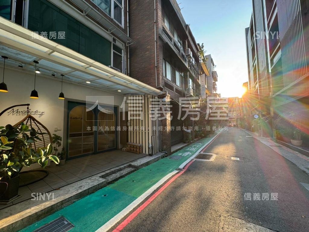 中山黑金土地。透天房屋室內格局與周邊環境