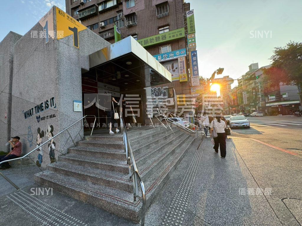中山黑金土地。透天房屋室內格局與周邊環境